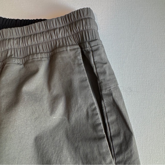 Lululemon Men’s Size Small Athletic Shorts Sage Gray Lightweight Elastic Waist - Picture 8 of 8